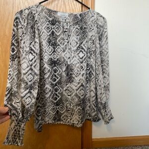 Sz XS Allison Joy black/cream/gray Evereve blouse